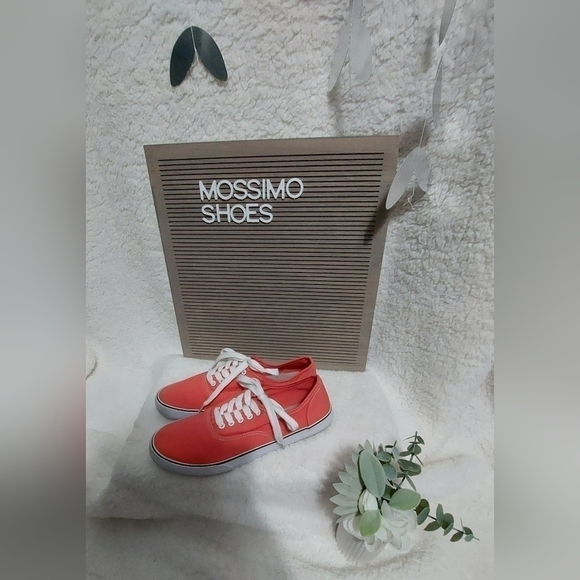 Mossimo Shoes - Picture 4 of 6